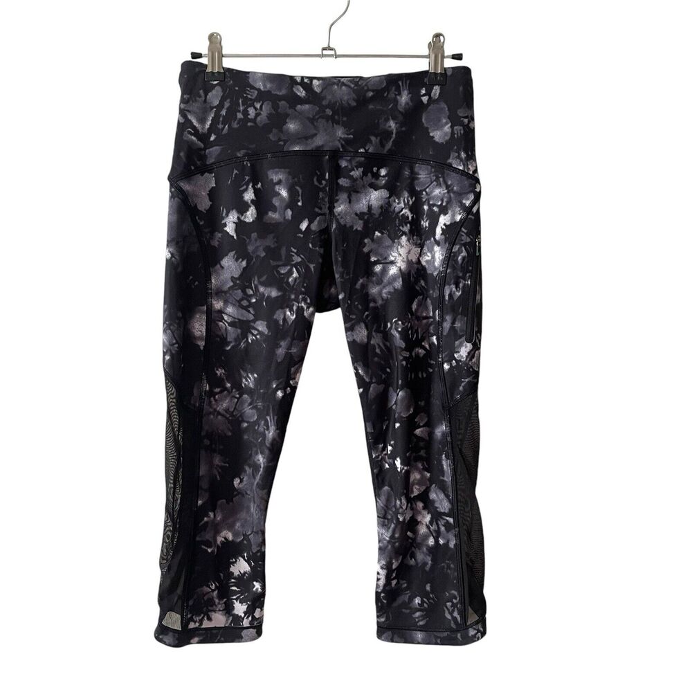 Lululemon Womens 4 Cropped Leggings Black White Gray Print Mesh Panels Pockets
